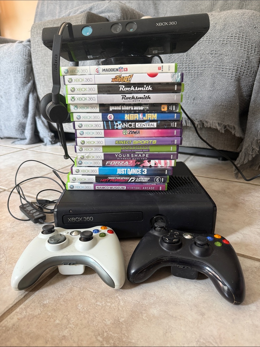 Xbox 360 Console Bundle w/Kinect Sensor; Two Controllers headphones 15 games